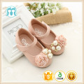 Ouverture carrée chaussures chaussures de bébé en gros avec une bonne qualité fleur perlée Appliqued Shoes